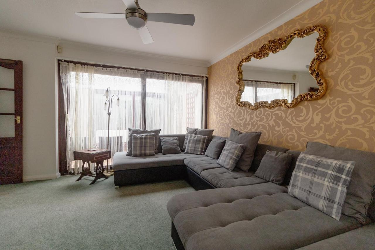 Holiday home Palm Bay's Luxury Bungalow - Self Check In & Parking