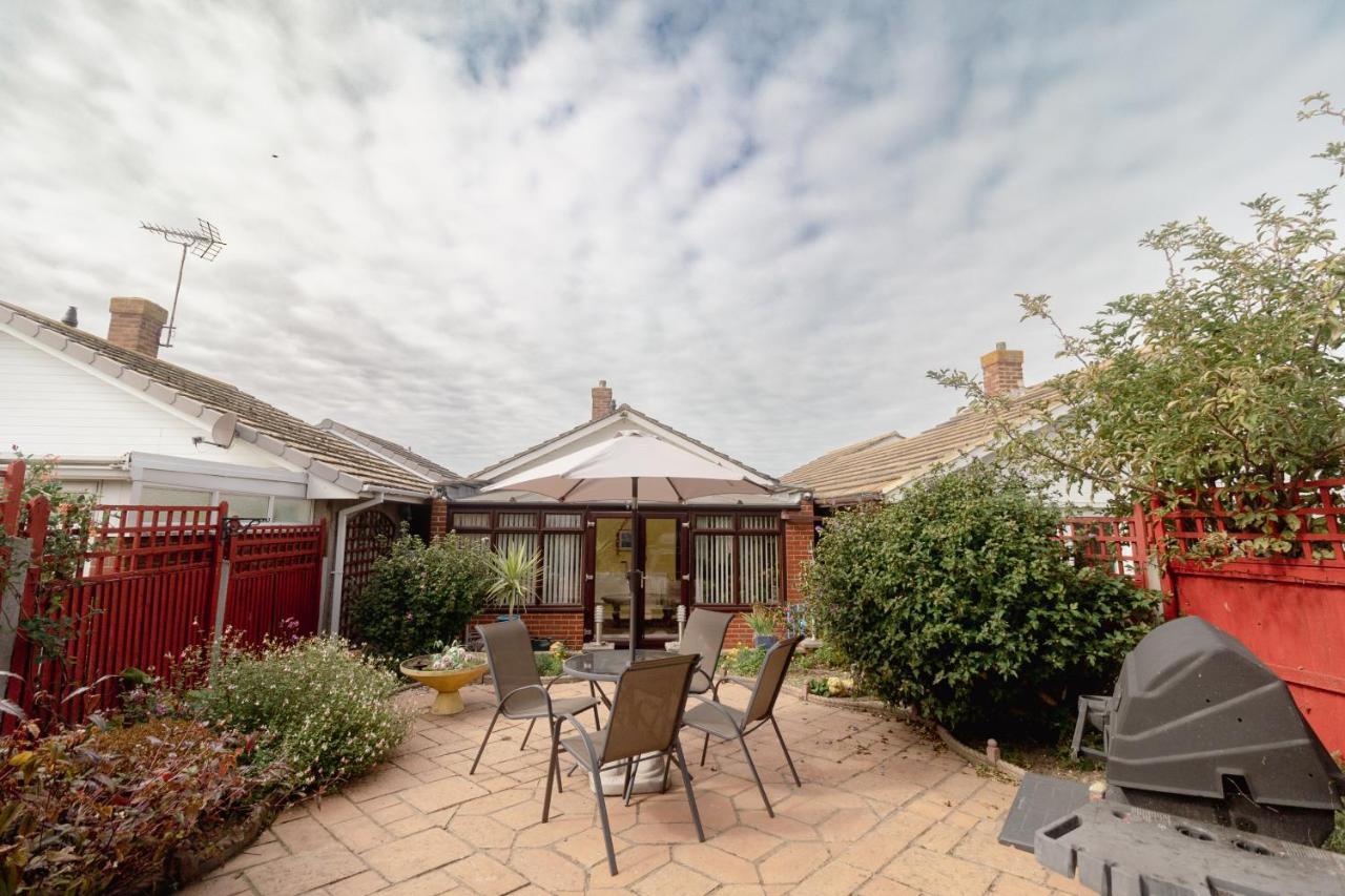 Palm Bay's Luxury Bungalow - Self Check In & Parking Holiday home *